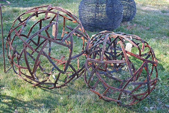 straight_horse_shoe_sphere_in_set